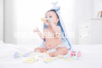 楊云曬雙胞胎女兒照，網(wǎng)友直言必是做的試管嬰兒